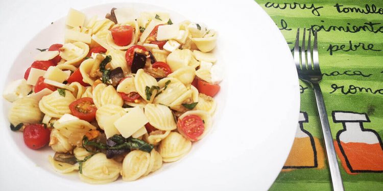 Pasta fredda lista para saborear