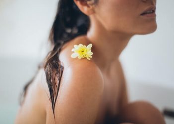 10 beneficios de usar exfoliante corporal natural