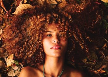 Los 10 errores más comunes (y que no sabías) cuando cuidamos nuestro pelo rizado u ondulado