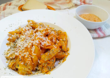 Sabrosísima pasta con salsa de pimientos del piquillo