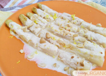 Espárragos blancos en salsa de almendras