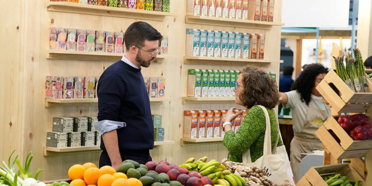 Stand de fruta en BioCultura Madrid 2023