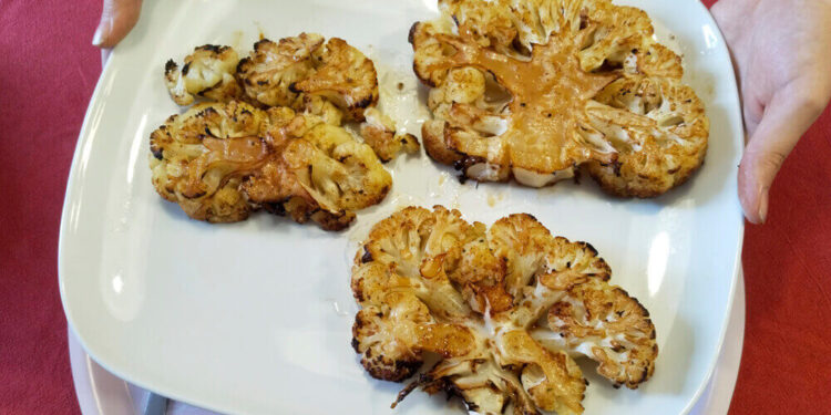 Filetes de coliflor asada